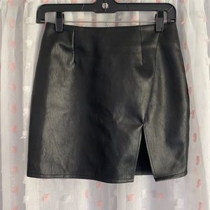 Superdown Faux leather skirt